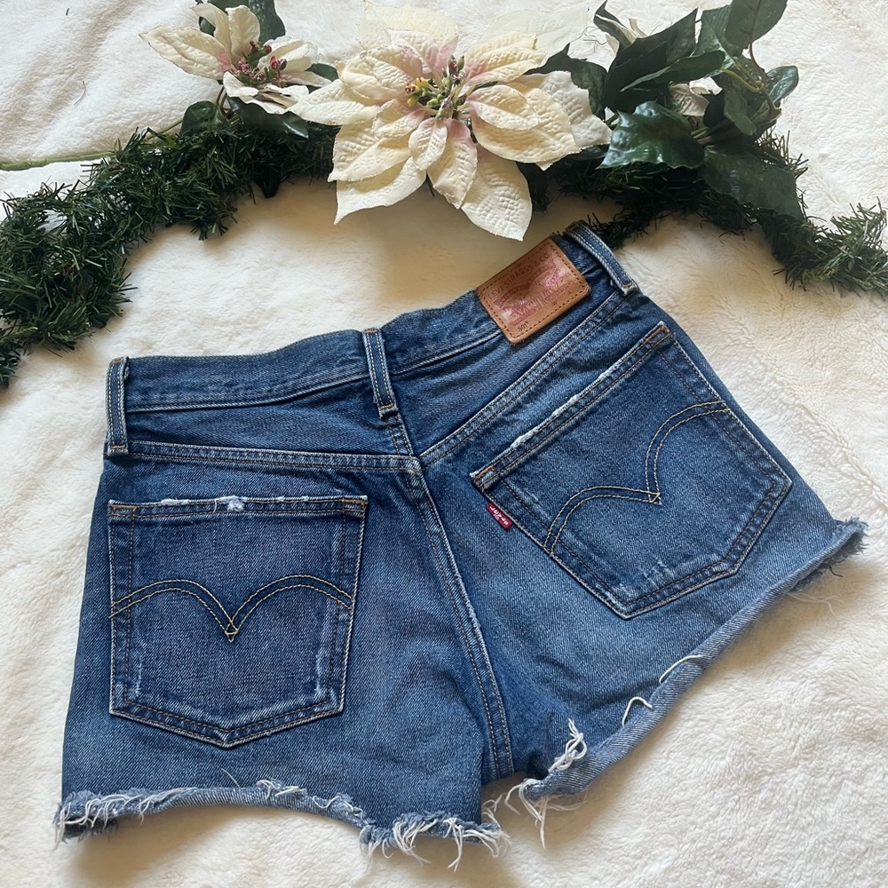 Levi 501 Denim Blue Distressed Women's Shorts W25
